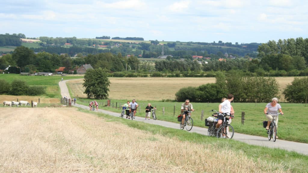 Radfahrer auf dem Weg in Oudenaarde
